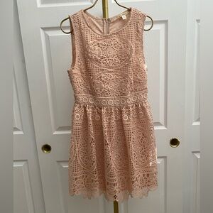 Miami Women's Lace Dress in Light Pink